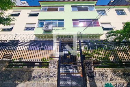 Apartamento à venda com 108m², 3 quartos e 1 vaga Apartamento à venda com 108m², 3 quartos e 1 vagaFachada