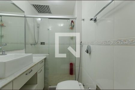 Apartamento à venda com 169m², 3 quartos e 2 vagasBanheiro Social