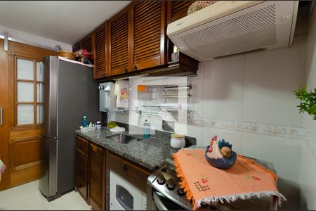 Apartamento à venda com 169m², 3 quartos e 2 vagasCozinha 