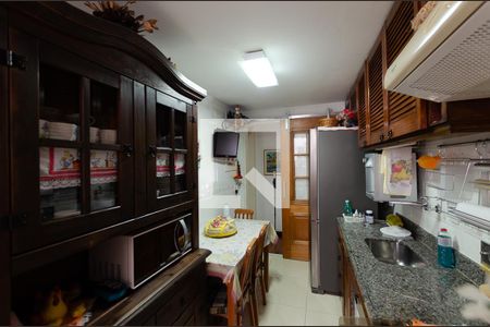 Apartamento à venda com 169m², 3 quartos e 2 vagasCozinha 