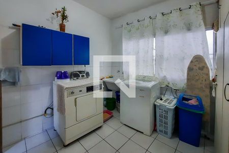 Casa à venda com 350m², 2 quartos e 2 vagasÁrea de serviço