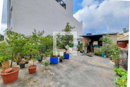 Casa à venda com 350m², 2 quartos e 2 vagasÁrea externa