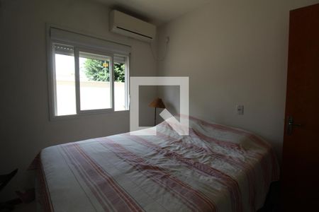 Quarto 1 de casa de condomínio à venda com 2 quartos, 44m² em Niterói, Canoas