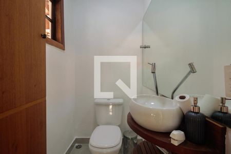 Lavabo  de casa à venda com 3 quartos, 280m² em Vila Bertioga, São Paulo