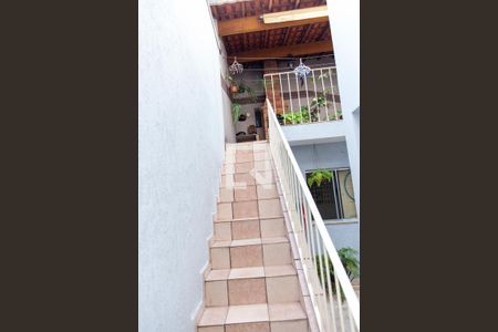 Casa à venda com 225m², 4 quartos e 2 vagasEscada