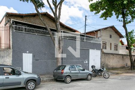 Casa à venda com 360m², 3 quartos e 1 vagaFachada