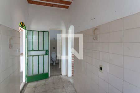 Casa à venda com 360m², 3 quartos e 1 vagaBarracão - Cozinha