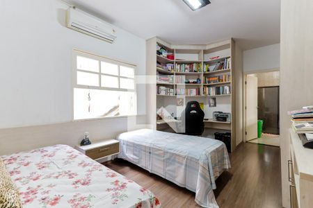 Casa à venda com 253m², 3 quartos e 4 vagas Casa à venda com 253m², 3 quartos e 4 vagasSuíte 2