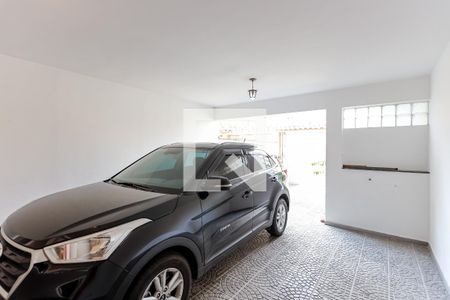 Casa à venda com 253m², 3 quartos e 4 vagas Casa à venda com 253m², 3 quartos e 4 vagasGaragem