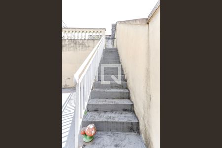 Casa à venda com 253m², 3 quartos e 4 vagas Casa à venda com 253m², 3 quartos e 4 vagasEscada Varanda