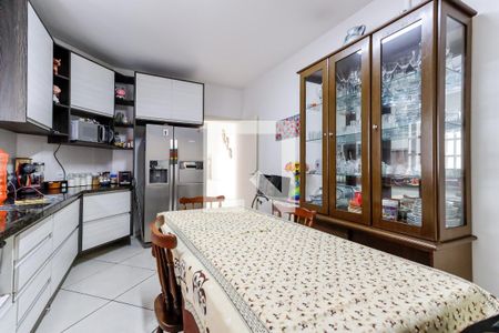 Casa à venda com 253m², 3 quartos e 4 vagas Casa à venda com 253m², 3 quartos e 4 vagasCozinha