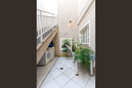 Casa à venda com 253m², 3 quartos e 4 vagas Casa à venda com 253m², 3 quartos e 4 vagasQuintal