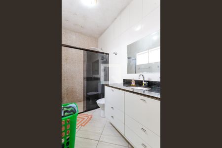 Casa à venda com 253m², 3 quartos e 4 vagas Casa à venda com 253m², 3 quartos e 4 vagasBanheiro da Suíte 2