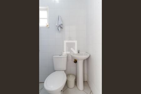 Casa à venda com 253m², 3 quartos e 4 vagas Casa à venda com 253m², 3 quartos e 4 vagasBanheiro Salão