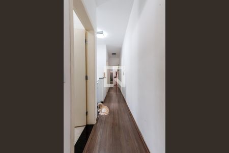 Casa à venda com 253m², 3 quartos e 4 vagas Casa à venda com 253m², 3 quartos e 4 vagasCorredor Quartos