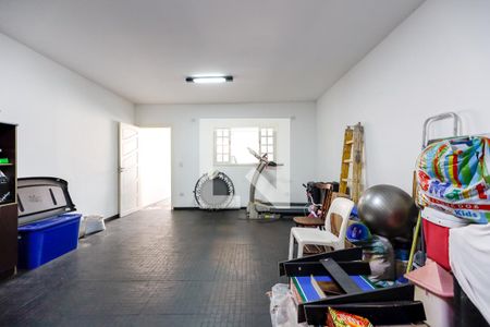 Casa à venda com 253m², 3 quartos e 4 vagas Casa à venda com 253m², 3 quartos e 4 vagasPorão