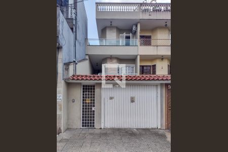 Casa à venda com 253m², 3 quartos e 4 vagas Casa à venda com 253m², 3 quartos e 4 vagasFachada