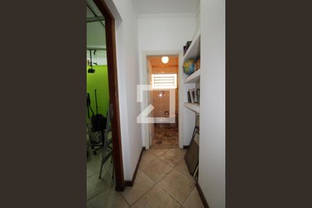 Casa à venda com 412m², 4 quartos e 5 vagasCorredor 2