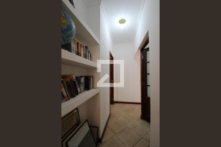 Casa à venda com 412m², 4 quartos e 5 vagasCorredor 2