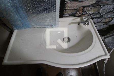 Casa à venda com 412m², 4 quartos e 5 vagasBanheiro inferior 2