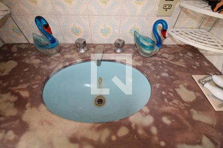 Casa à venda com 412m², 4 quartos e 5 vagasBanheiro da Suíte