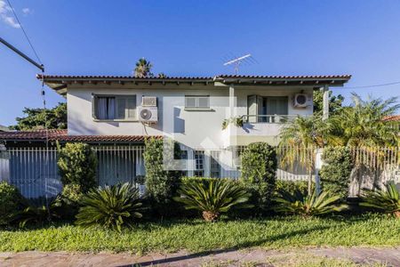 Casa à venda com 360m², 3 quartos e 2 vagasFachada