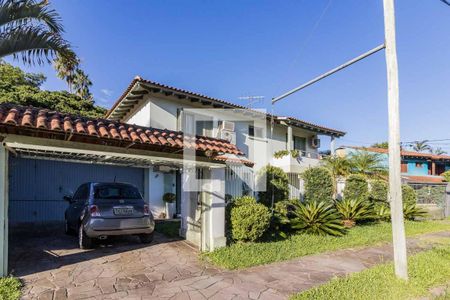 Casa à venda com 360m², 3 quartos e 2 vagasFachada