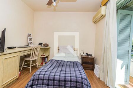 Casa à venda com 360m², 3 quartos e 2 vagasDormitório3