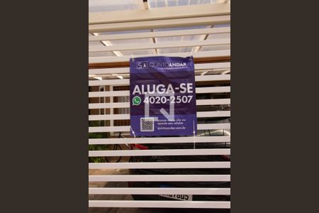 Casa à venda com 65m², 2 quartos e 1 vaga Casa à venda com 65m², 2 quartos e 1 vagaFachada