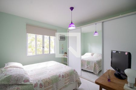 Casa de condomínio à venda com 167m², 4 quartos e 2 vagasSuíte 2