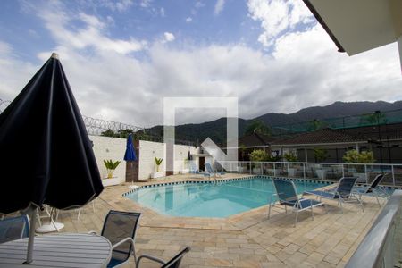 Casa de condomínio à venda com 167m², 4 quartos e 2 vagasÁrea Comum - Piscina