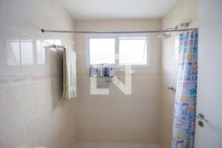 Casa de condomínio à venda com 167m², 4 quartos e 2 vagasBanheiro da Suíte 1