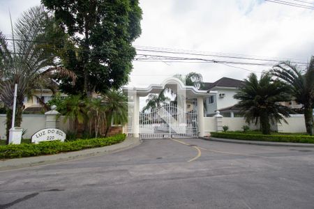 Casa de condomínio à venda com 167m², 4 quartos e 2 vagasFachada do Condomínio