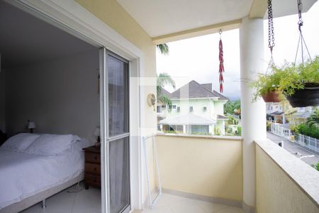 Casa de condomínio à venda com 167m², 4 quartos e 2 vagasSacada da Suíte 1