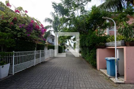 Casa de condomínio à venda com 167m², 4 quartos e 2 vagasÁrea Comum