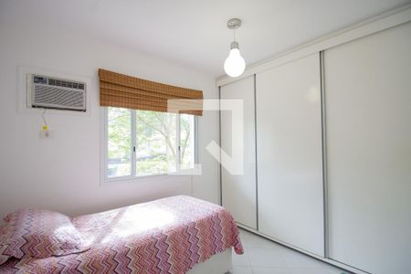 Casa de condomínio à venda com 167m², 4 quartos e 2 vagasQuarto 1