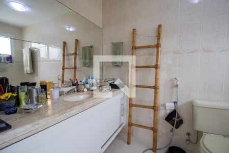 Casa de condomínio à venda com 167m², 4 quartos e 2 vagasBanheiro da Suíte 1