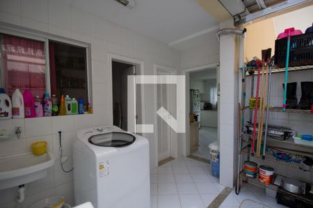 Casa de condomínio à venda com 167m², 4 quartos e 2 vagasÁrea de Serviço