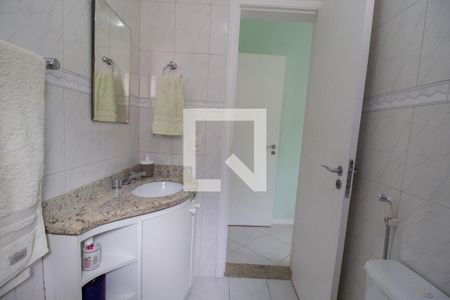 Casa de condomínio à venda com 167m², 4 quartos e 2 vagasBanheiro da Suíte 2