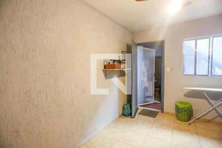 Casa à venda com 88m², 4 quartos e 2 vagas Casa à venda com 88m², 4 quartos e 2 vagasQuarto 4