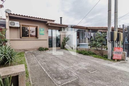 Casa à venda com 54m², 3 quartos e 2 vagasFachada