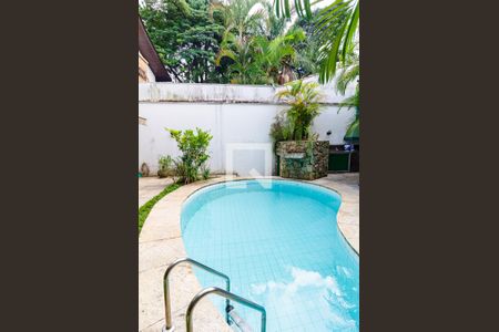 Casa para alugar com 400m², 4 quartos e 4 vagasPiscina