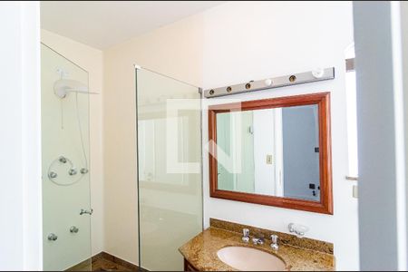 Casa para alugar com 400m², 4 quartos e 4 vagasBanehiro da Suíte 3