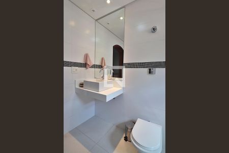 Casa à venda com 316m², 3 quartos e 6 vagasBanheiro Social