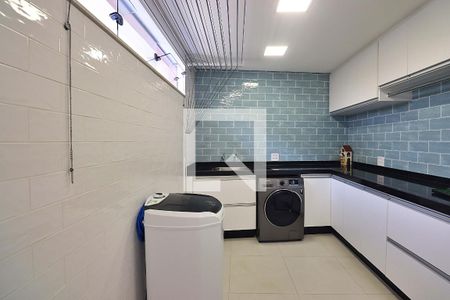 Casa à venda com 316m², 3 quartos e 6 vagasÁrea de Serviço