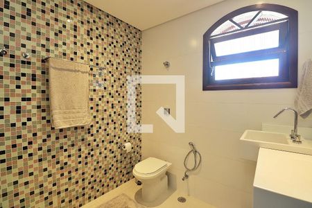 Casa à venda com 316m², 3 quartos e 6 vagasBanheiro da Suíte