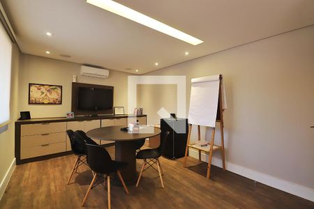 Casa à venda com 316m², 3 quartos e 6 vagasEscritório