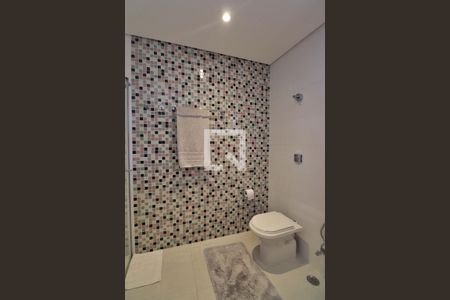 Casa à venda com 316m², 3 quartos e 6 vagasBanheiro da Suíte