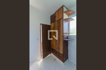 Apartamento para alugar com 70m², 2 quartos e 1 vaga Apartamento para alugar com 70m², 2 quartos e 1 vagaCloset da suíte