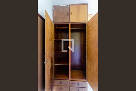 Apartamento para alugar com 70m², 2 quartos e 1 vaga Apartamento para alugar com 70m², 2 quartos e 1 vagaCloset da suíte